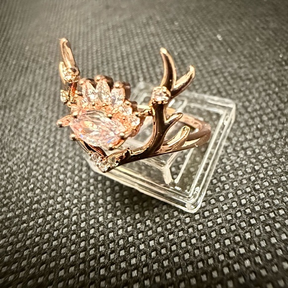 New Rose Gold Antler Crown Ring: Fantasy-Inspired Statement Jewelry, Size 8 - Picture 2 of 5